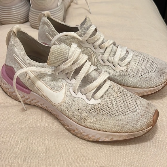 nike running shoes - Picture 2 of 2